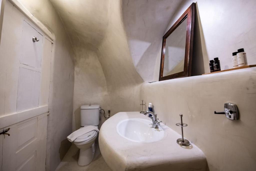 Astrea Suites "Ostria Cave Villa-Outdoor Jacuzzi" Oia  Exterior foto